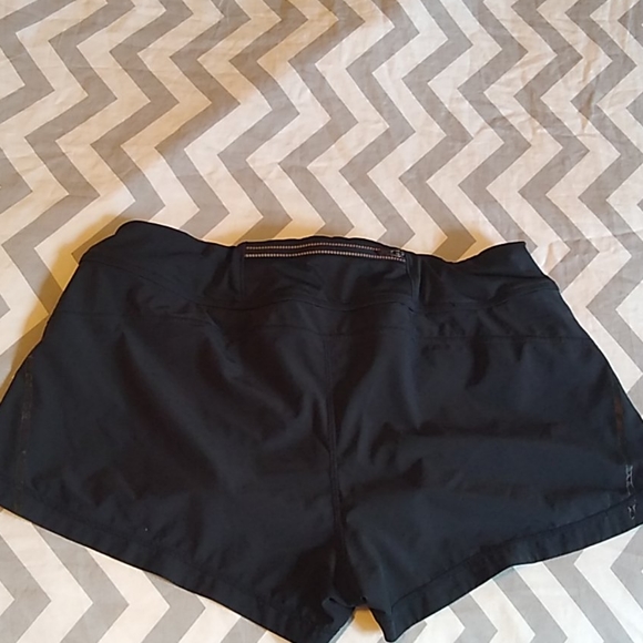 🛍 3/$20 Athleta shorts - Picture 3 of 5